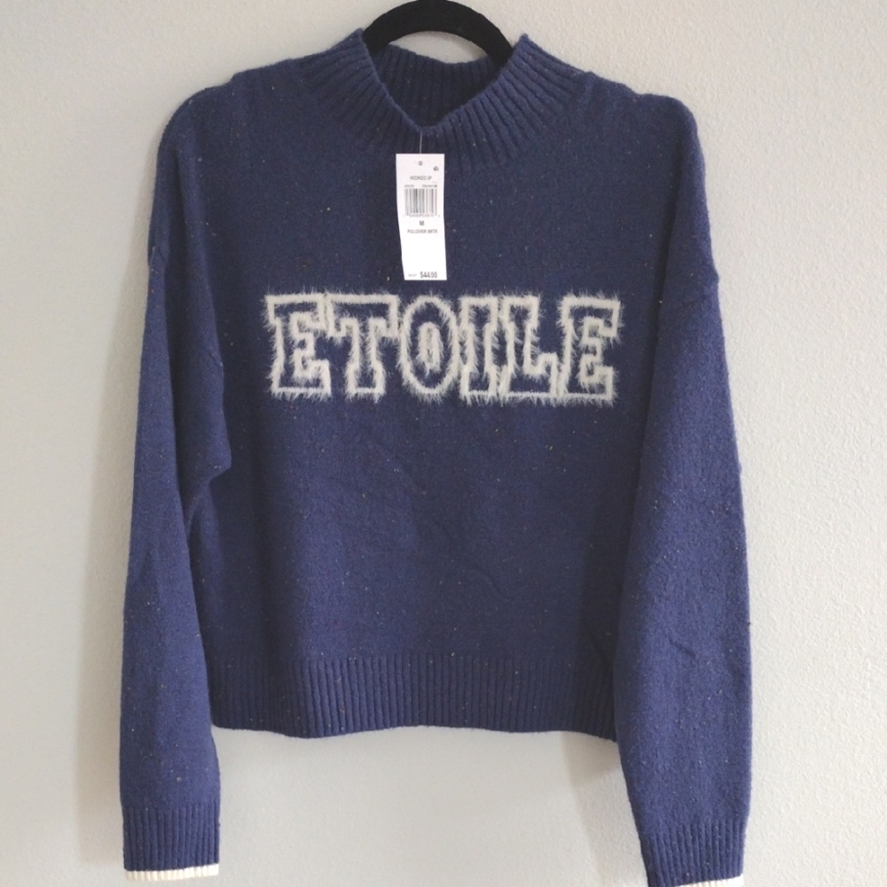 Hooked Up by IOT. Juniors' Etoile Eyelash Crewneck Sweater. Size M